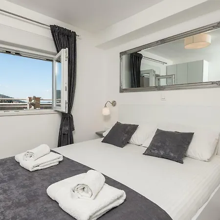 S & V Deluxe Apartment