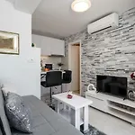 S & V Deluxe Apartmán *